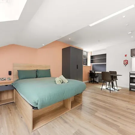 Modern In Leeds (West Yorkshire)