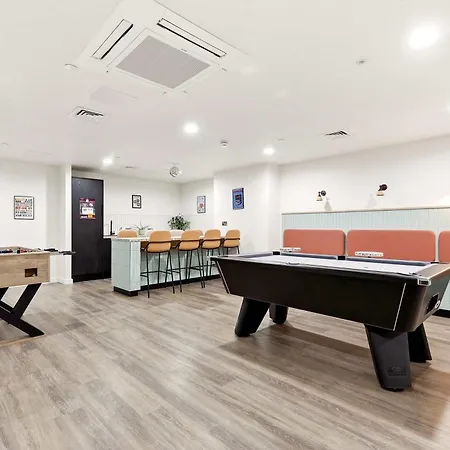 Apartment Modern In